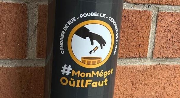 Cendrier mural